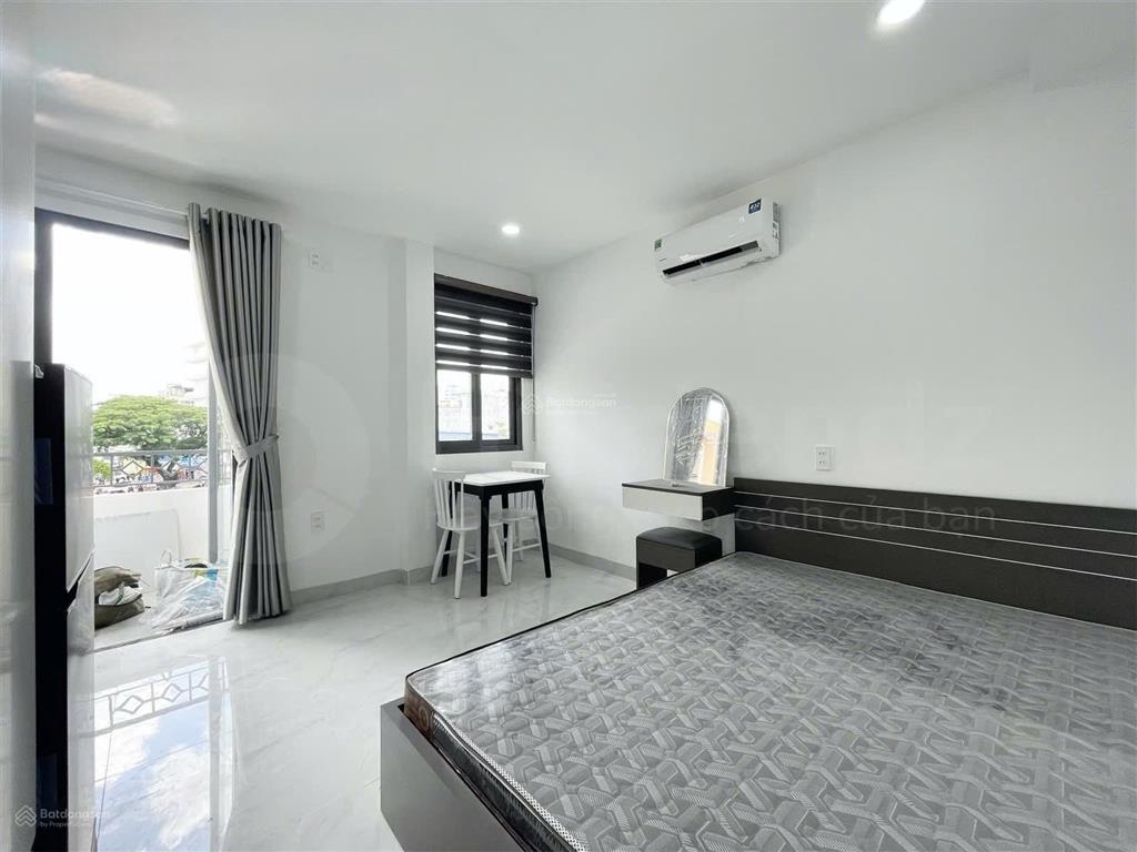 Căn hộ ban công thoáng, xa bếp bình thạnh gần ngã tư hàng xanh, d5, ftu2, sát quận 1