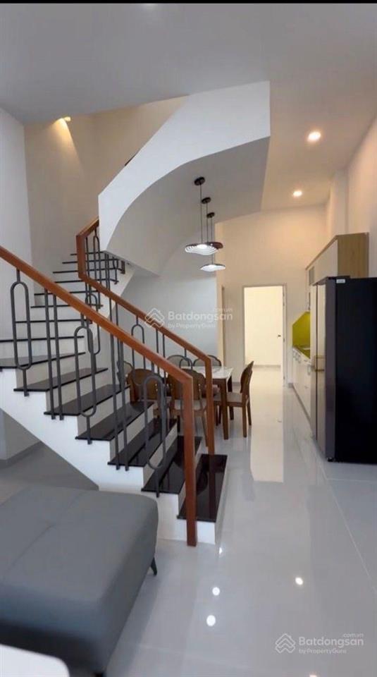 Bán nhà 3 tầng  lô góc  bình quới  3pn  dt 52m2 (4,2x13m)  p28  chỉ nhỉnh 5 tỷ