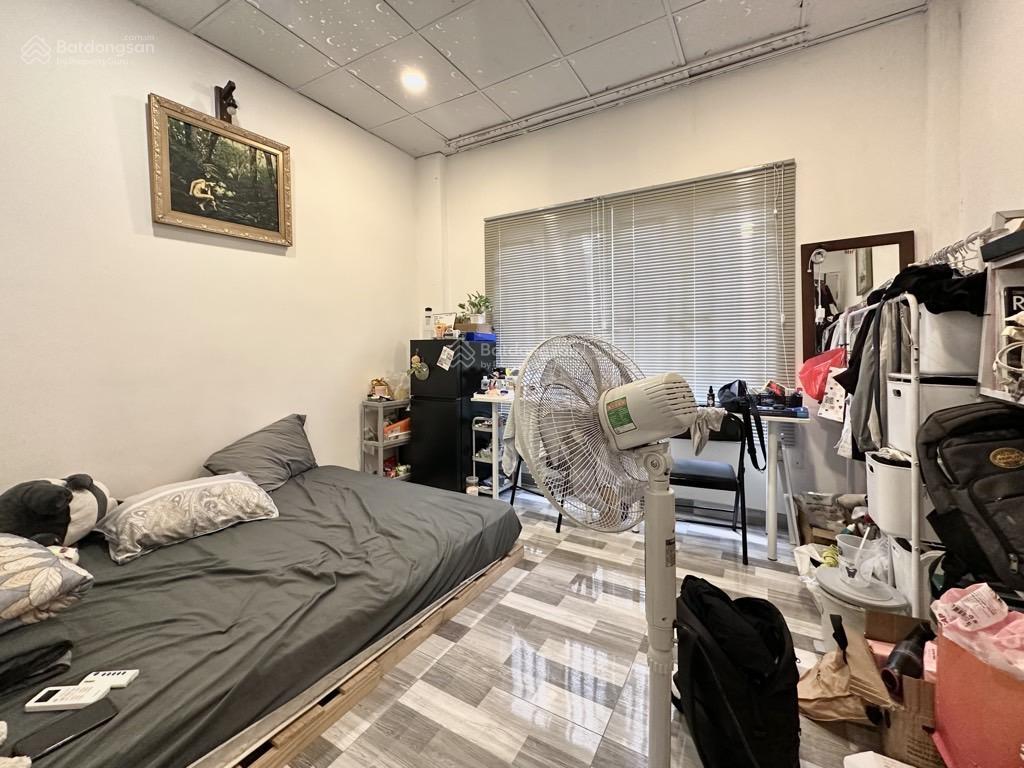 Tại vạn kiếp, nhà 4 tầng, sát mặt tiền, ngang gần 5m, (gia định) bình thạnh