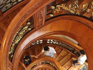 Biệt thự siêu đẹp phường thảo điền  796m2 sàn  đá cẩm thạch từ ý, gỗ cẩm lai  hầm 4 tầng  76 tỷ