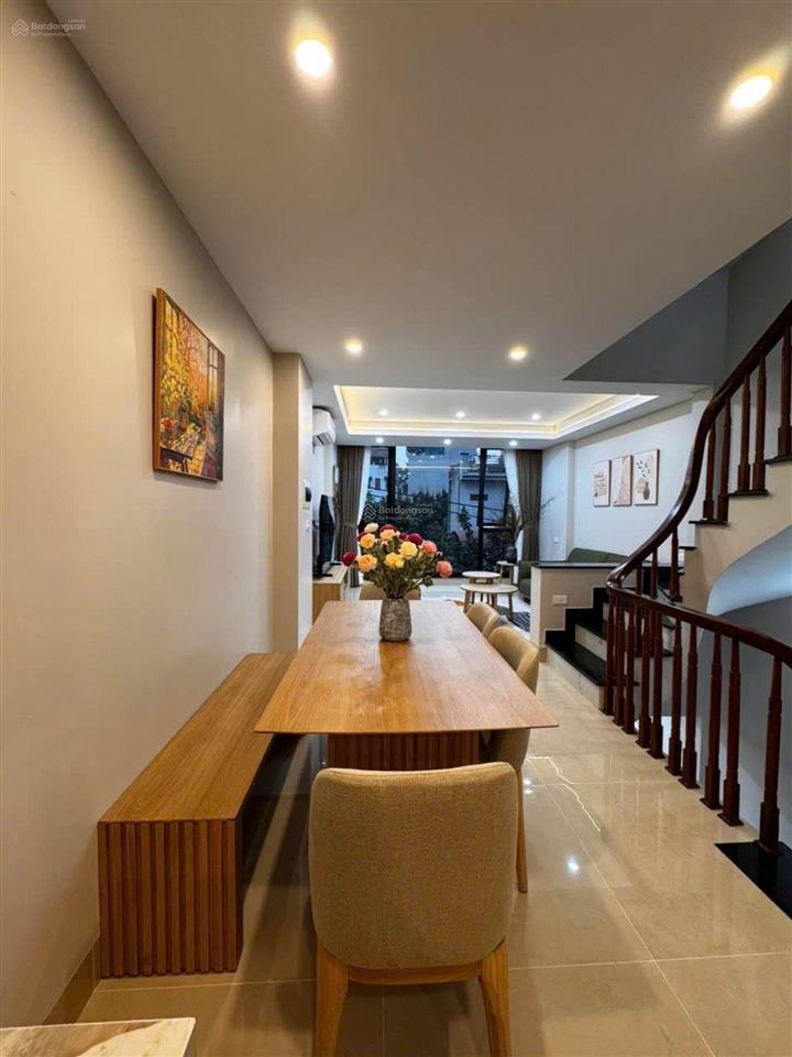 Nhà việt hưng 70m 4 tầng full nội thất xịn chỉ 12 tỷ diện tích 70m mặt tiền 4.2m