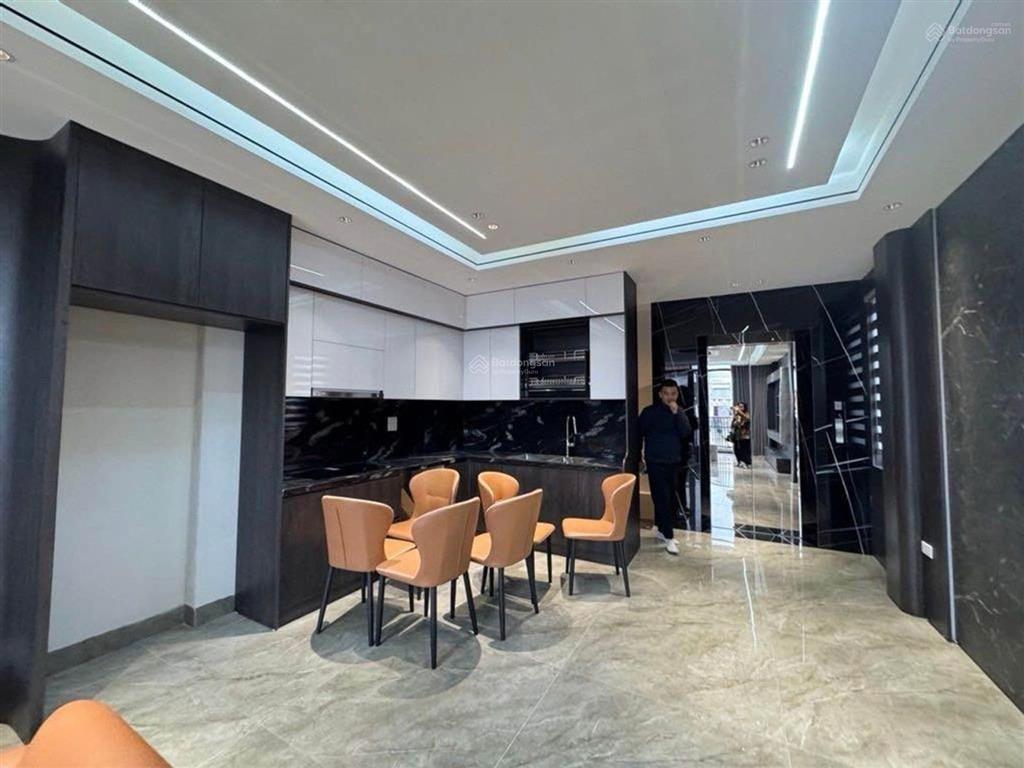 Siêu phẩm sài đồng 6 tầng thang máy full nội thất nhà mới tinh diện tích 54m