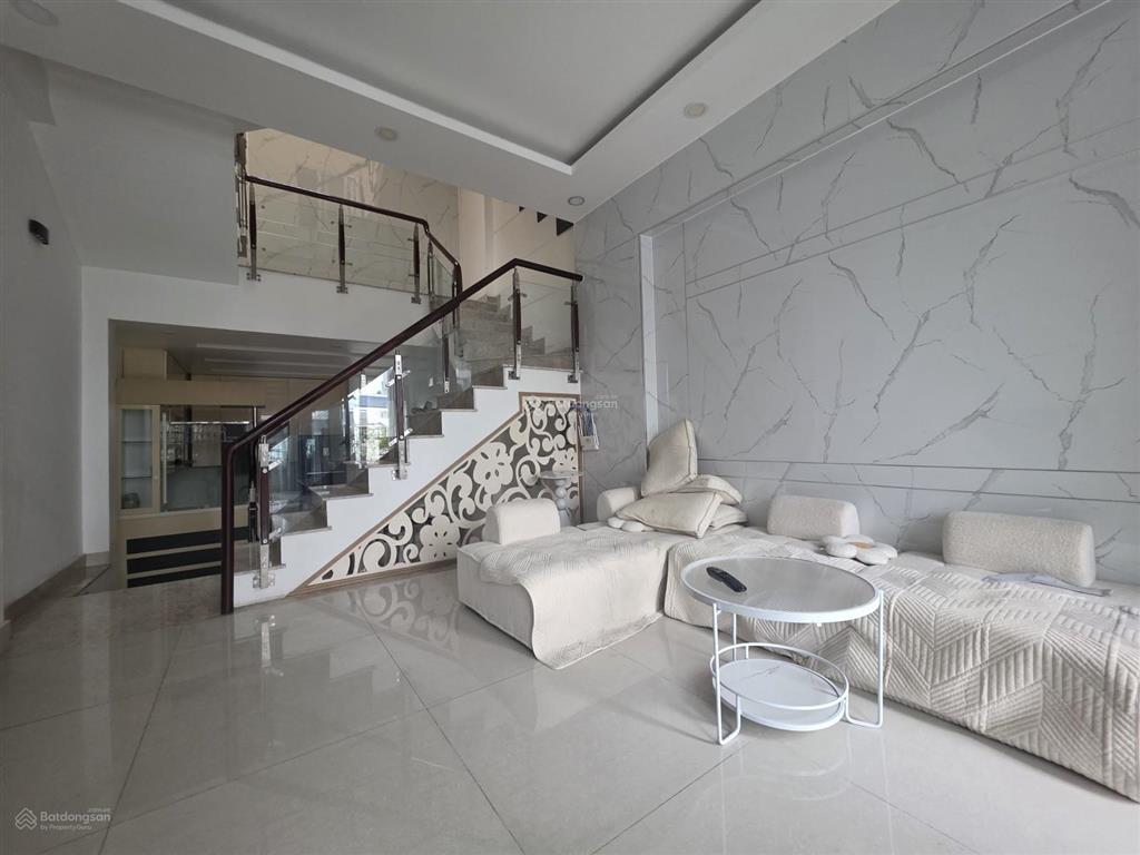 Mặt tiền đường 28  4 tầng  2 mặt tiền  ở trên kinh doanh dưới  giá 10.68 tỷ!