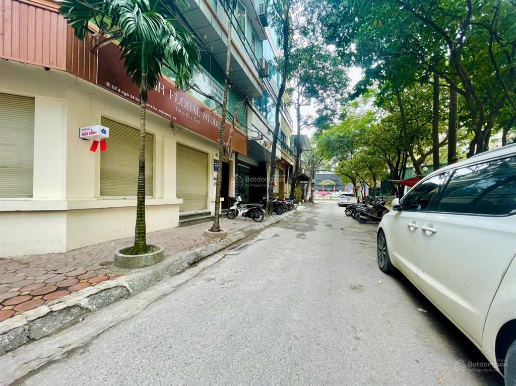 Bán toà nhà văn phòng phố trần quý kiên 91m2mt 6m  thang máy  ô tô tránh  20m ra mặt phố