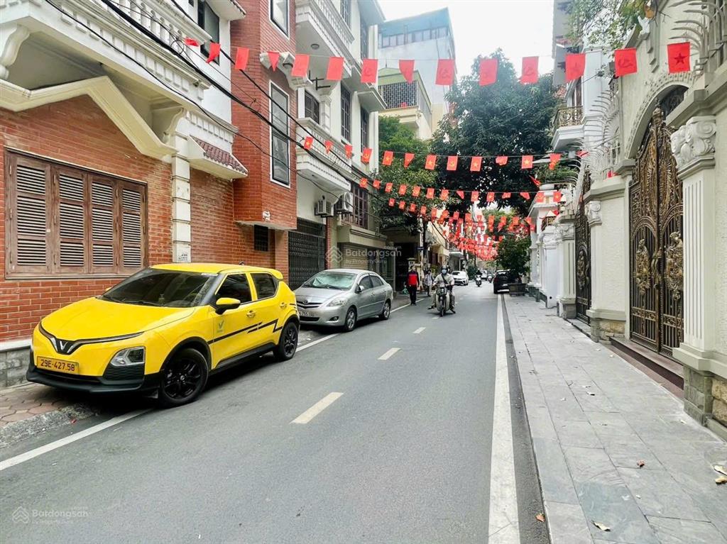 Bán nhà trung kính đôi 72m2mt 5.5m  thang máy  phân lô vỉa hè ô tô tránh đỗ ngày đêm