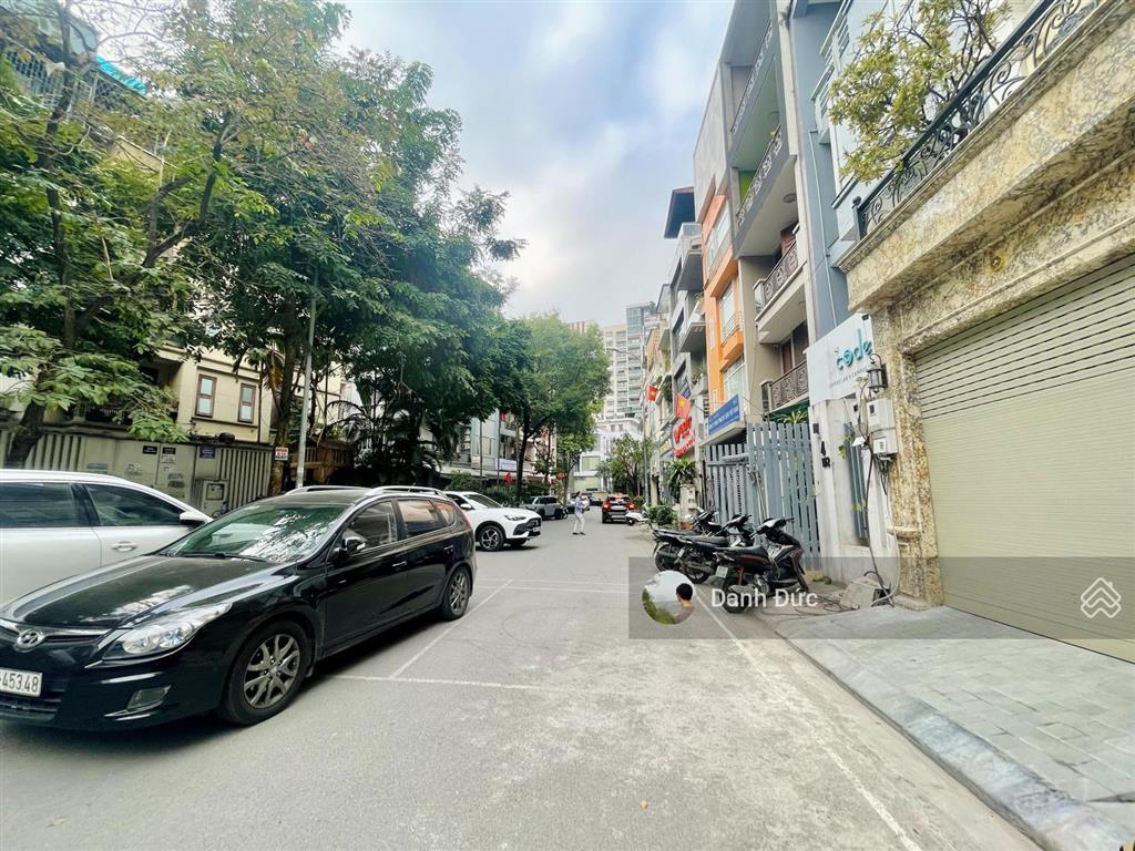 Bán nhà trung kính 80m2  gara 2 ô tô  khu vực cực vip  đường 4 ô tô tránh
