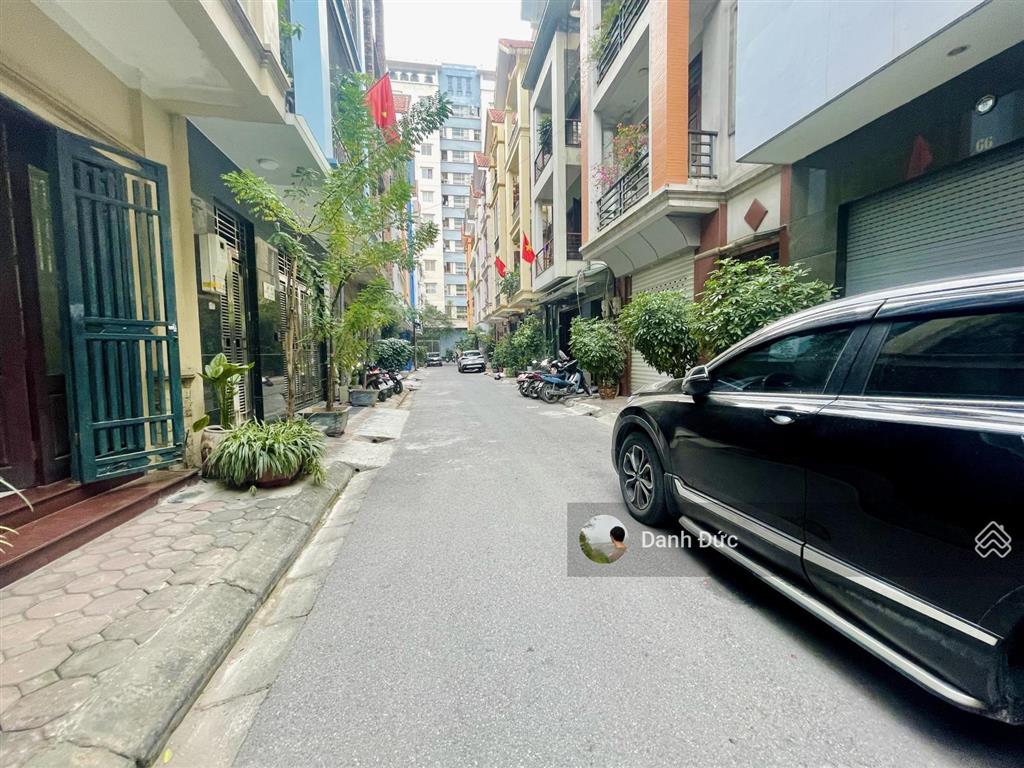 Bán nhà trung kính 80m2  gara 2 ô tô  khu vực cực vip  đường 4 ô tô tránh