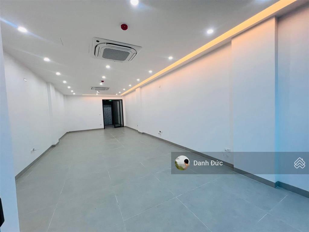 Bán nhà nguyễn văn huyên 80m2mt 5.2m  mặt ngõ kinh doanh vip  thang máy