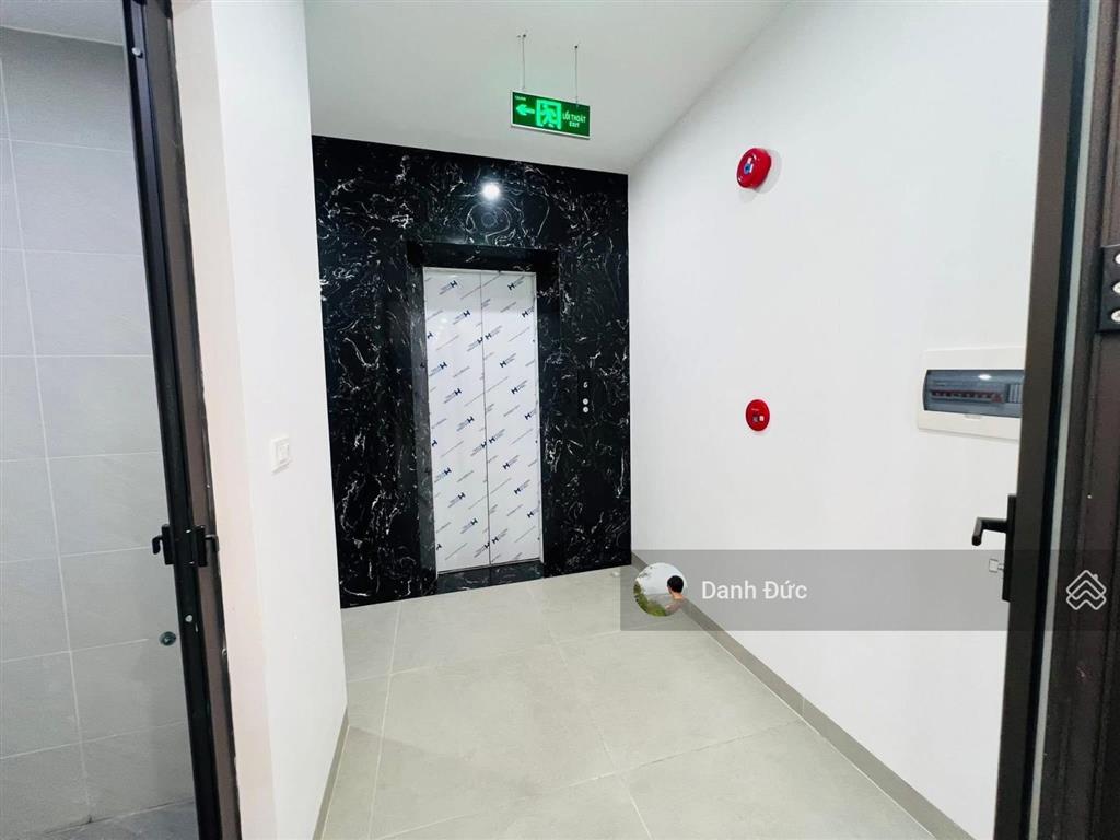 Bán nhà nguyễn văn huyên 80m2mt 5.2m  mặt ngõ kinh doanh vip  thang máy