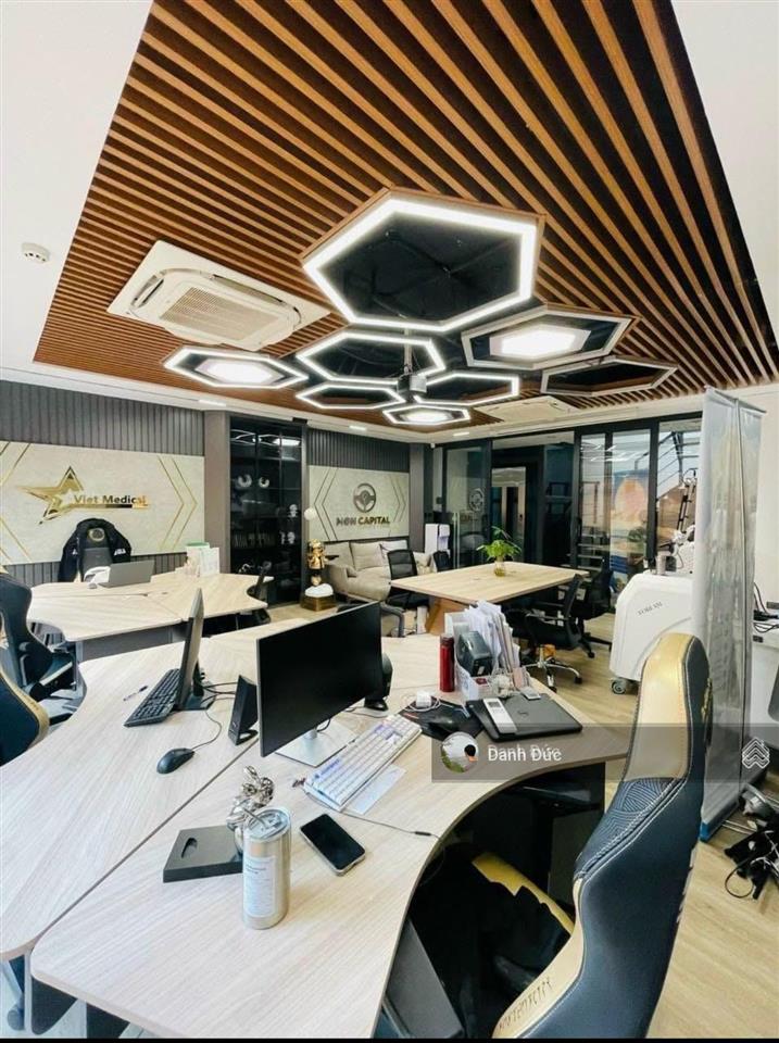 Bán nhà trần thái tông 75m2mt 5m  thang máy  phân lô vỉa hè ô tô tránh  kinh doanh