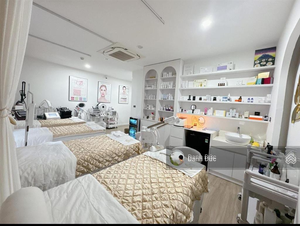 Bán nhà trần thái tông 75m2mt 5m  thang máy  phân lô vỉa hè ô tô tránh  kinh doanh