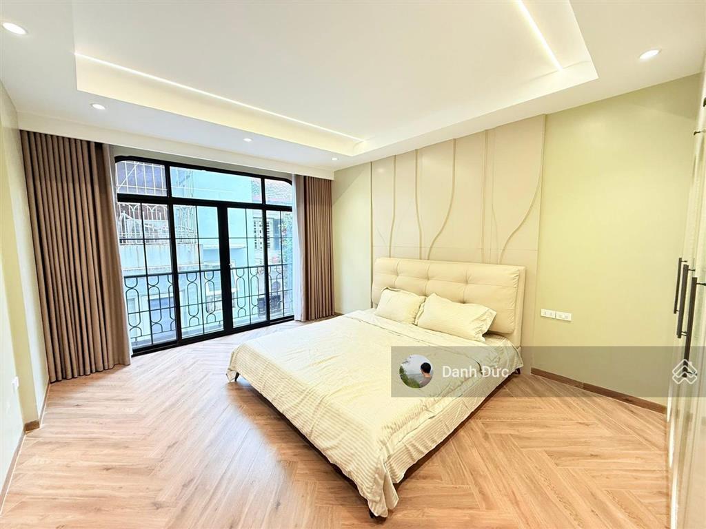 Bán nhà ngõ 106 hoàng quốc việt 68m2, mt 5m  phân lô vỉa hè ô tô tránh  thang máy