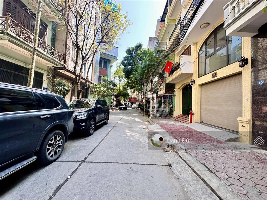 Bán nhà ngõ 106 hoàng quốc việt 68m2, mt 5m  phân lô vỉa hè ô tô tránh  thang máy