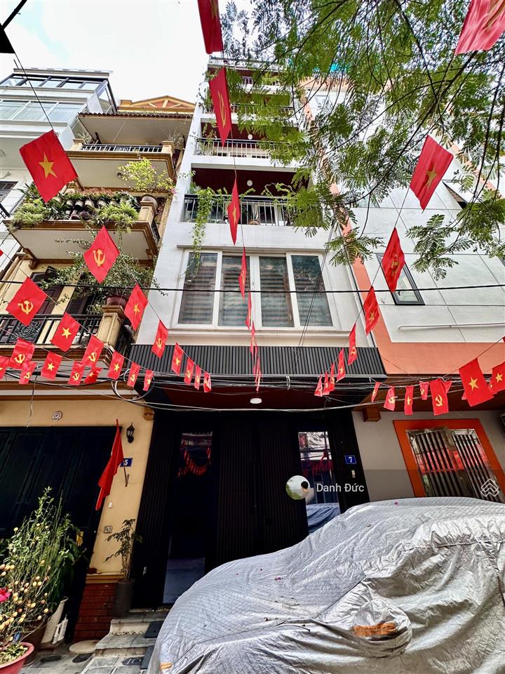 Chỉ 17 tỷ  bán nhà trần quốc hoàn 50m², mt 5m  phân lô vỉa hè ô tô tránh  thang máy