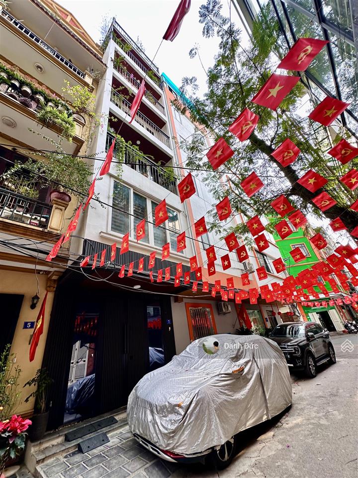 Chỉ 17 tỷ  bán nhà trần quốc hoàn 50m², mt 5m  phân lô vỉa hè ô tô tránh  thang máy