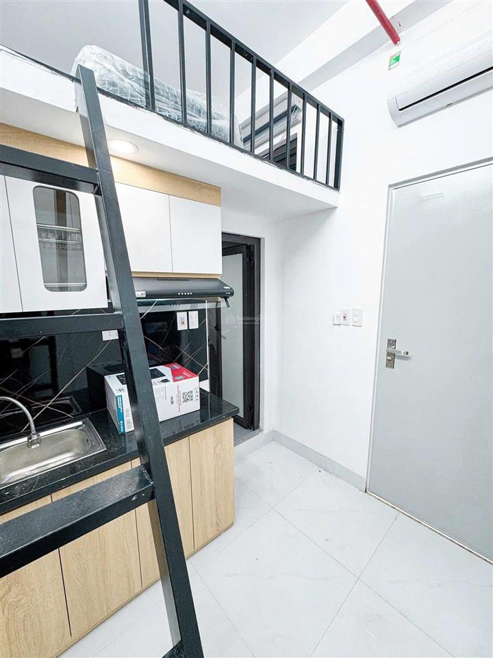 Bán tòa chdv dịch vọng 76.7m2  25 phòng  chỉ hơn 200tr/m2 cách phố chỉ 30m