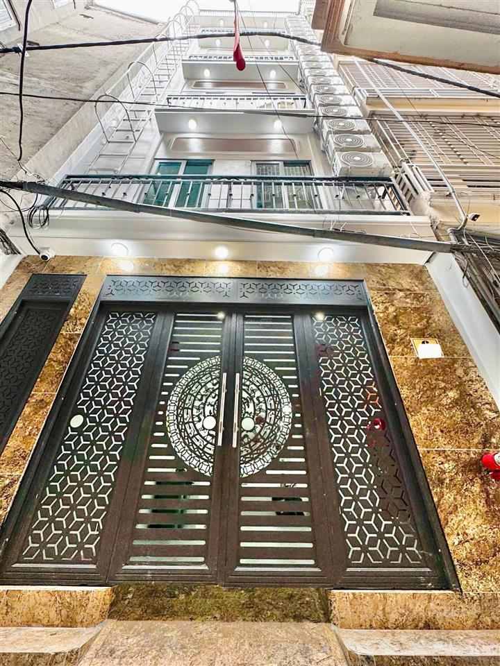 Bán tòa chdv dịch vọng 76.7m2  25 phòng  chỉ hơn 200tr/m2 cách phố chỉ 30m
