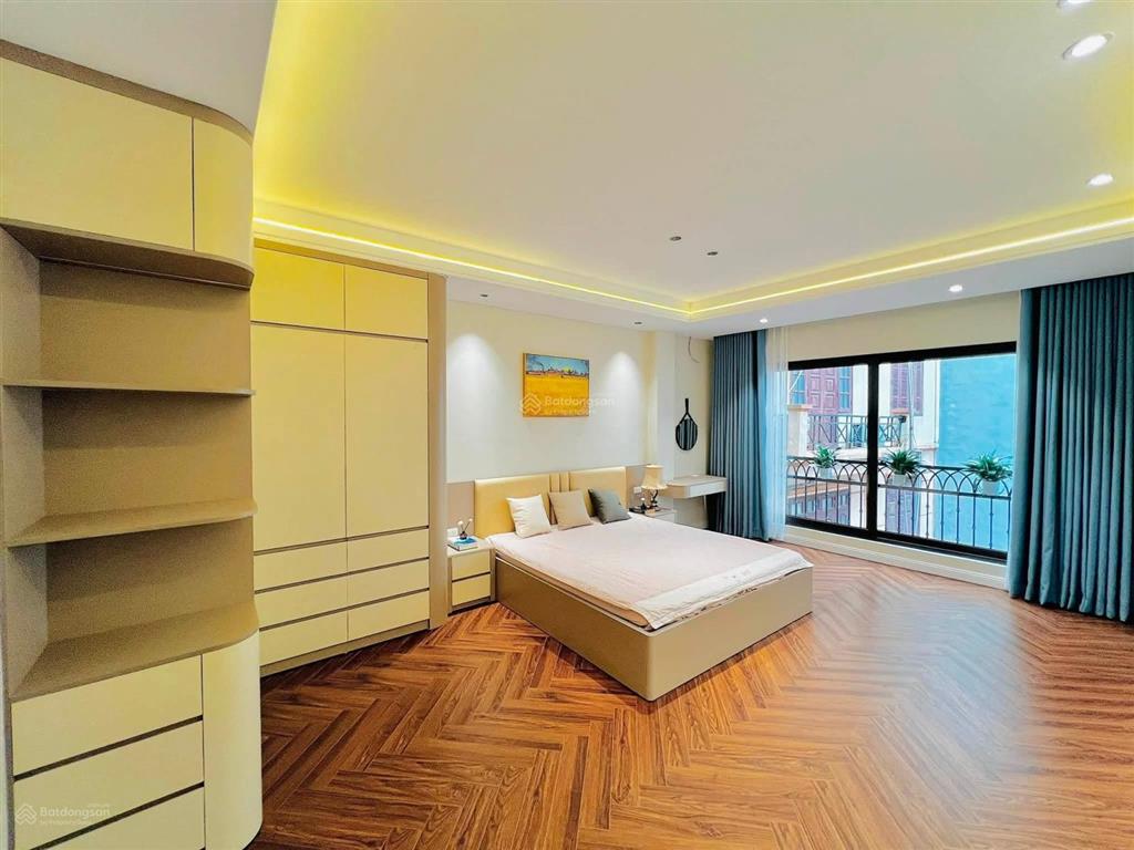 Chỉ hơn 9 tỷ  bán nhà nguyễn văn huyên 45m², thang máy  chỉ 20m ra đường ô tô tránh