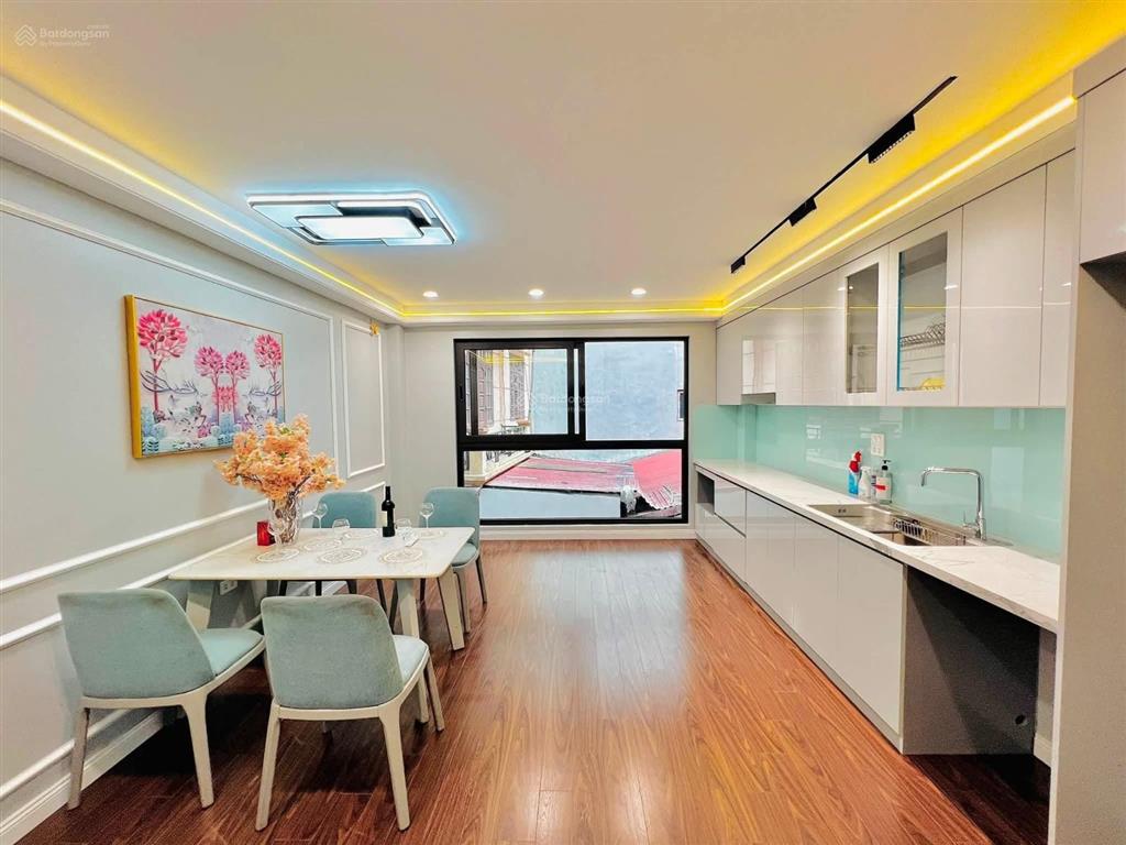 Chỉ hơn 9 tỷ  bán nhà nguyễn văn huyên 45m², thang máy  chỉ 20m ra đường ô tô tránh