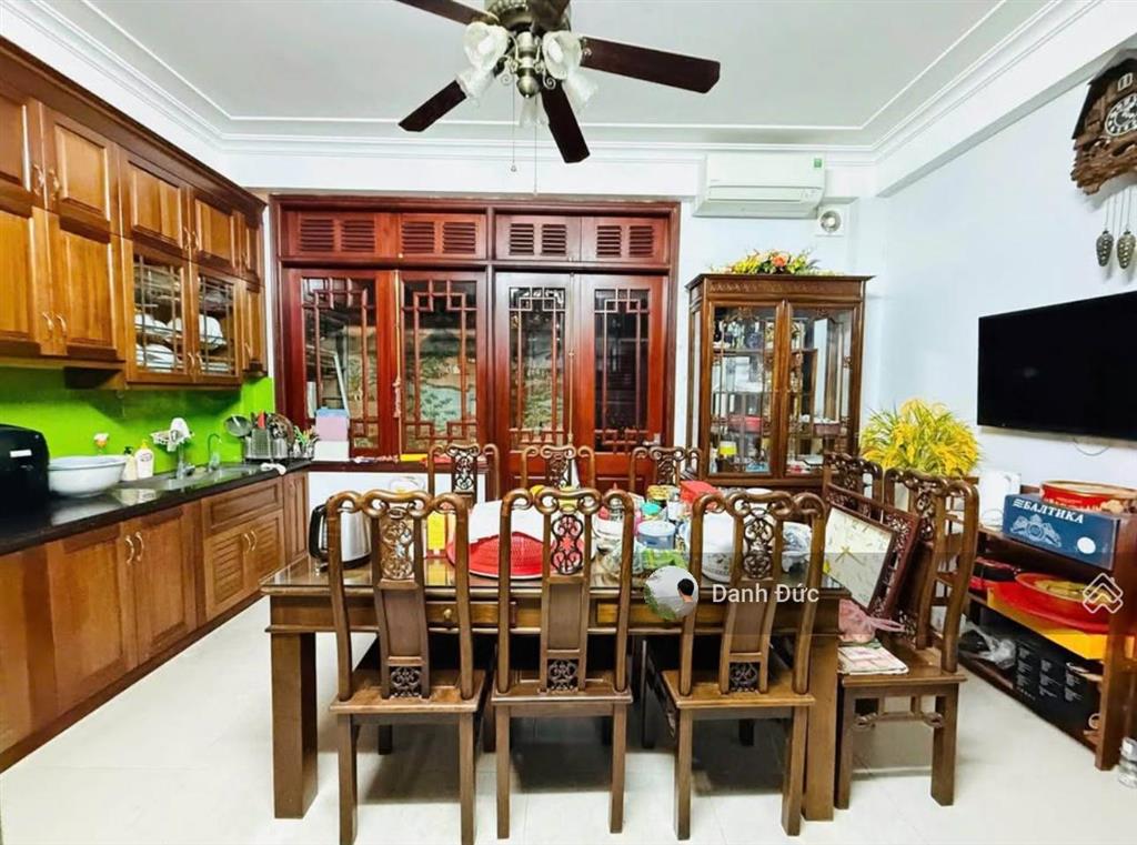 Chỉ 20 tỷ bán nhà nghĩa đô 50m2, mt 5m  phân lô vỉa hè ô tô tránh chạy vòng quanh