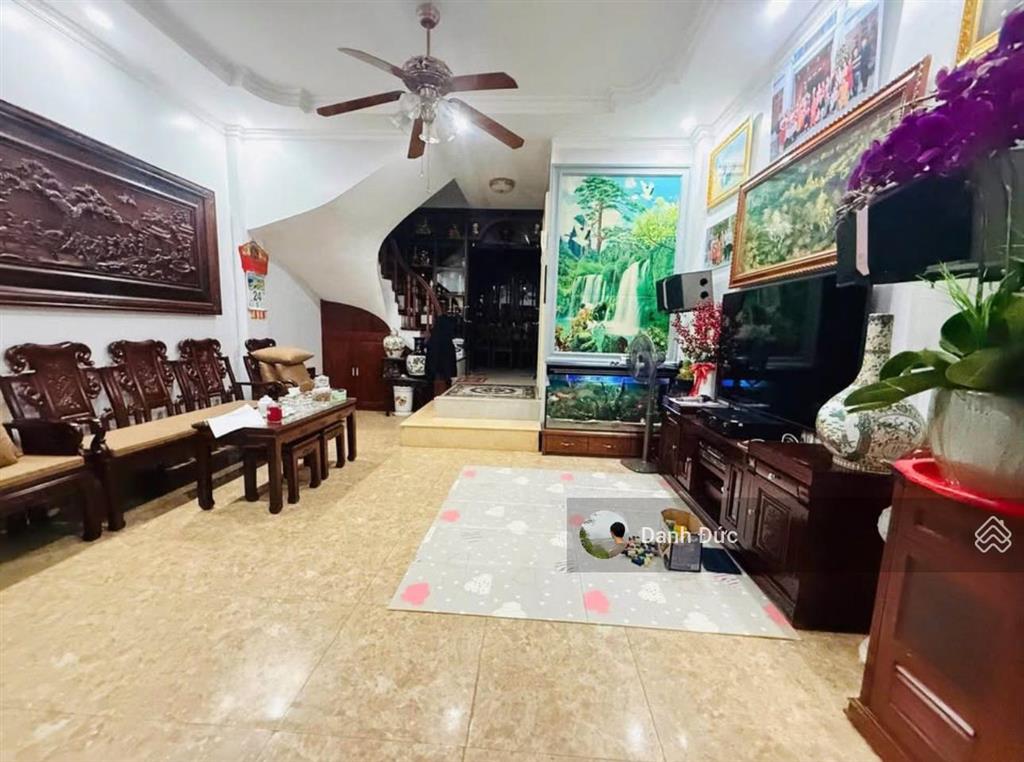 Chỉ 20 tỷ bán nhà nghĩa đô 50m2, mt 5m  phân lô vỉa hè ô tô tránh chạy vòng quanh