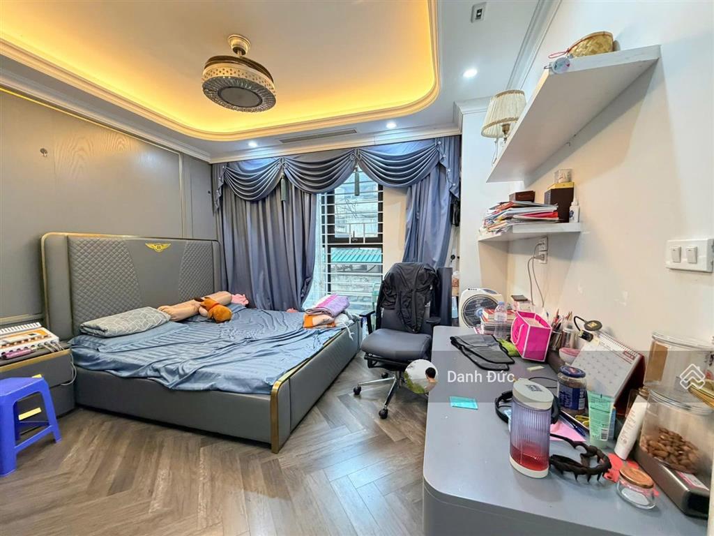 Chỉ hơn 20 tỷ  bán nhà phạm tuấn tài 50m2, mt 4.5m  phân lô vỉa hè ô tô tránh  thang máy