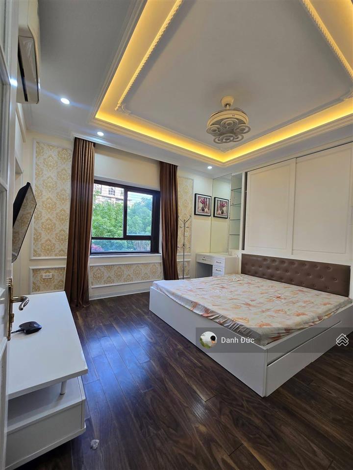 Bán nhà phùng chí kiên 75m2, mt 5m  mặt ngõ phân lô vỉa hè ô tô tránh  thang máy