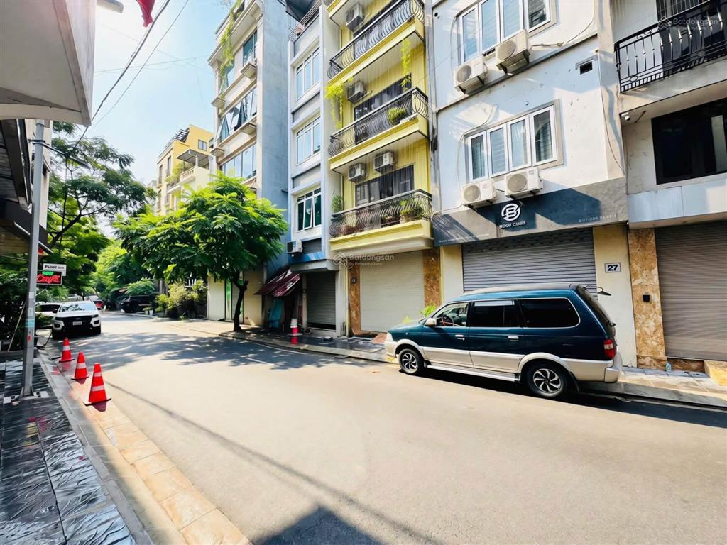 Bán nhà võ chí công/lạc long quân  phân lô vỉa hè ô tô tránh  thang máy  20m ra 2 mặt phố