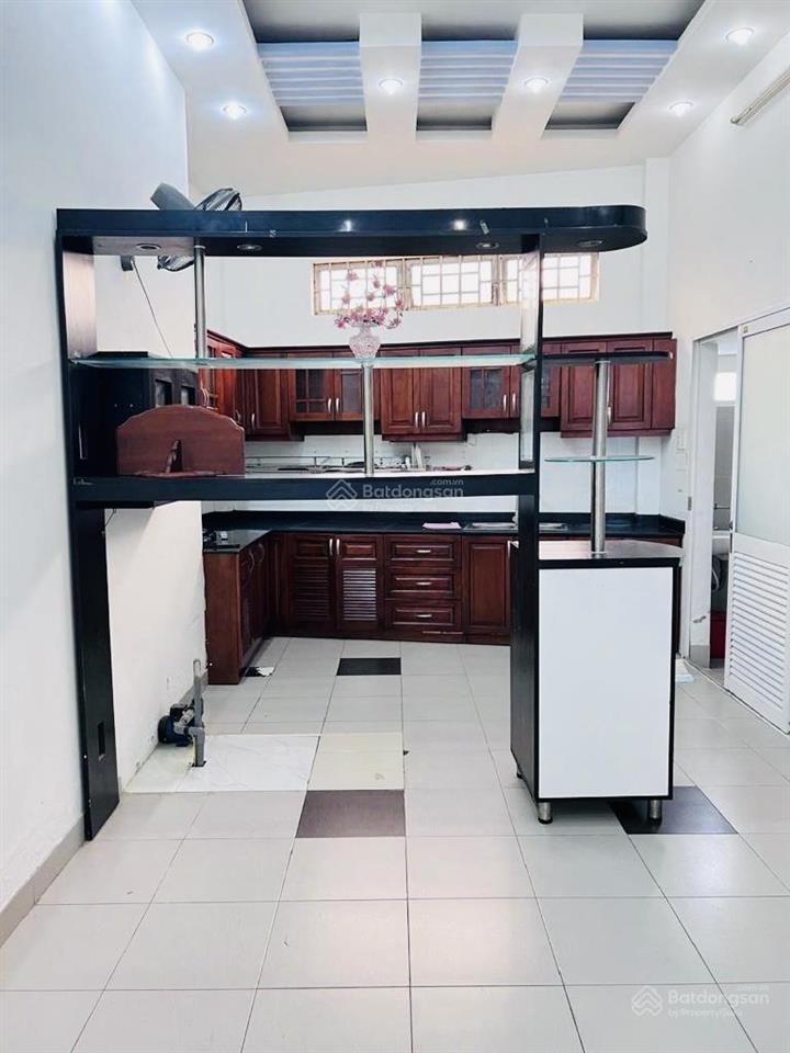 Nhà nở hậu đẹp  cách mạng tháng 8  5.3m/5.6x9m (46m2), 4 tầng  9.5 tỷ