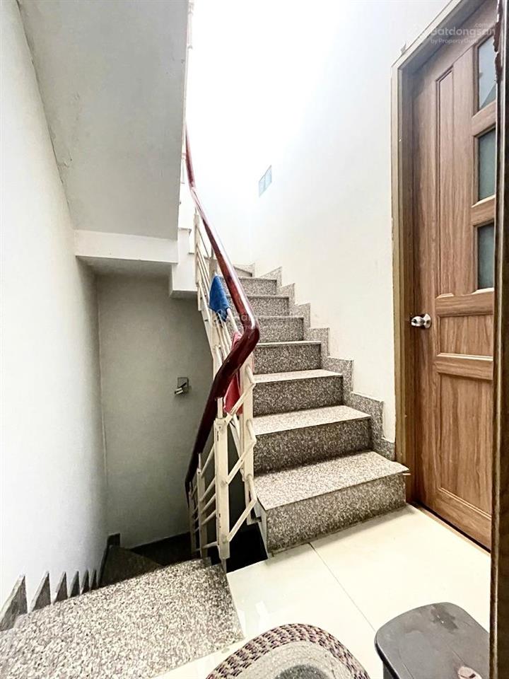 Nhà ngang hiếm, 1/ sẹc, ko lg qh  nguyễn tiểu la  4.6x8 (34m2), 4tầng  5.7tỷ