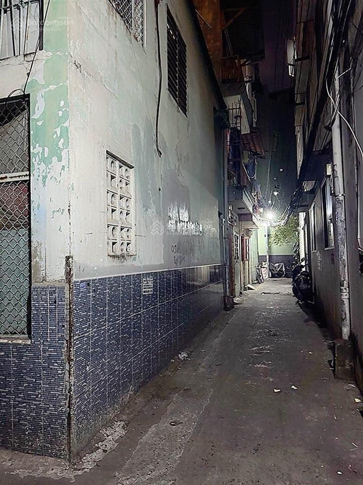 Nhà c3, lô góc, sổ đẹp  cách mạng tháng 8  4.7x7(27/32m2), 2tầng  4.6tỷ