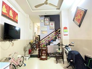 Nhà 1/sẹc, sổ đẹp, ko lg qh  nguyễn văn cừ  3.3/3.6x9.5(33m2), 4tầng  6.2tỷ