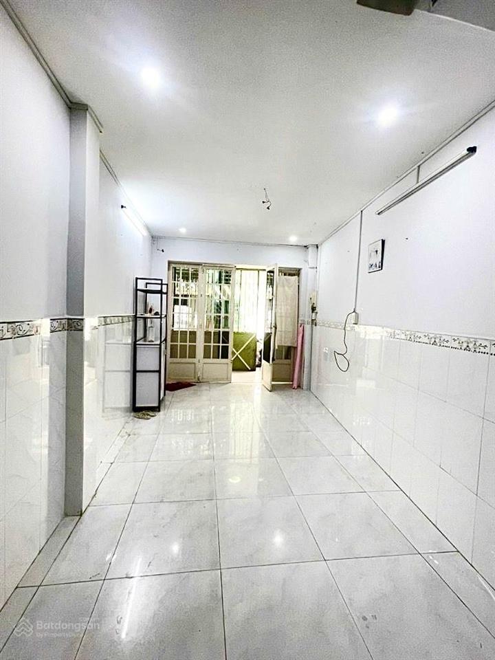 Nhà 2 mặt hẻm, 1/ sẹc, không lg qh  ngô gia tự  3.2x13m (41m2), 2 tầng  5.5 tỷ