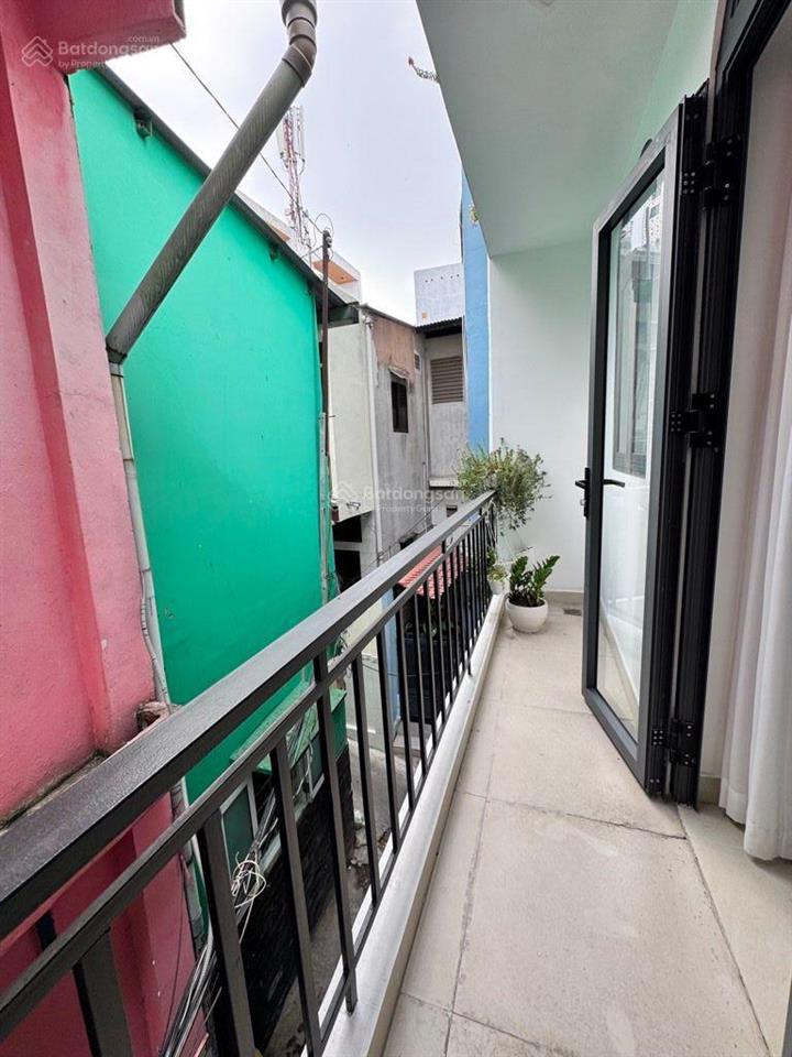 Nhà mới, 1/sẹc, lô góc không lg qh  trần quốc thảo  4x10m (42m2), 2 tầng  6.35 tỷ