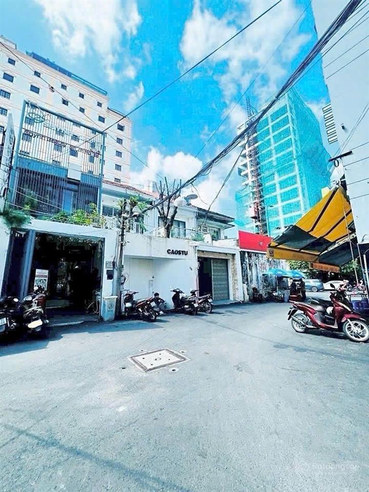 Nhà mới, 1/sẹc, lô góc không lg qh  trần quốc thảo  4x10m (42m2), 2 tầng  6.35 tỷ