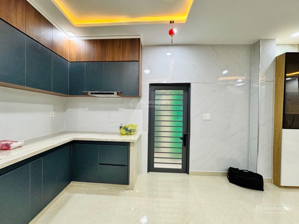 Nhà mới, 1/sẹc, lô góc không lg qh  trần quốc thảo  4x10m (42m2), 2 tầng  6.35 tỷ