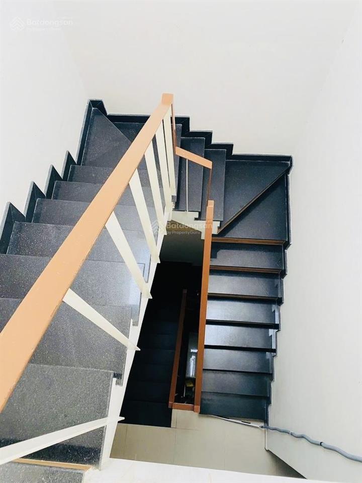 Nhà chdv, 1/ sẹc, sổ đẹp  hoà hảo  4.2x15(56/60m2), 4tầng  9.2tỷ