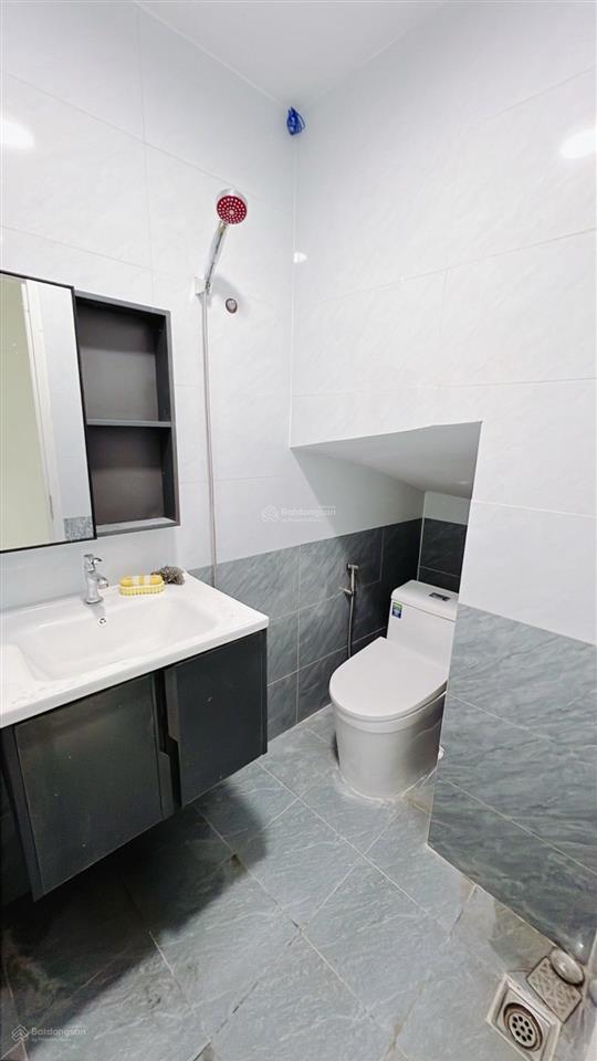 Nhà mới ở ngay, 1/sẹc, 2 mặt hẻm  võ văn tần  33m2, 2tầng  5.8tỷ