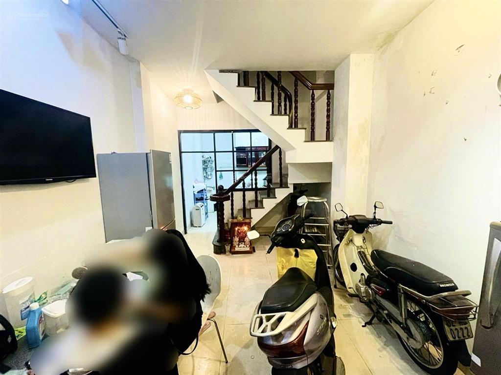 Nhà 1/sẹc, sổ đẹp, ko lg qh  trần quốc toản  3.3x9(28m²), 4 tầng  6.6 tỷ