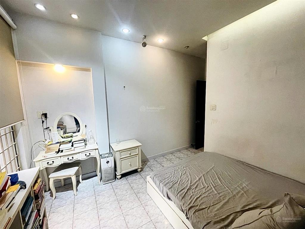 Nhà 1/sẹc, sổ đẹp, ko lg qh  trần quốc toản  3.3x9(28m²), 4 tầng  6.6 tỷ