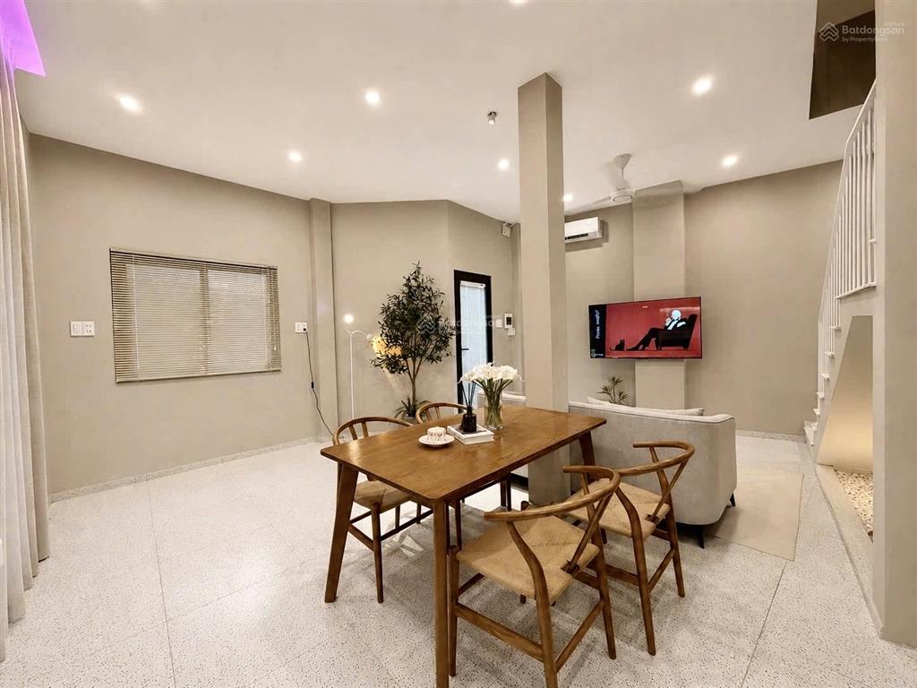 Nhà lô góc, mới đẹp, ko lg qh  võ văn tần  6x7(36m2), 4 tầng  8.2 tỷ