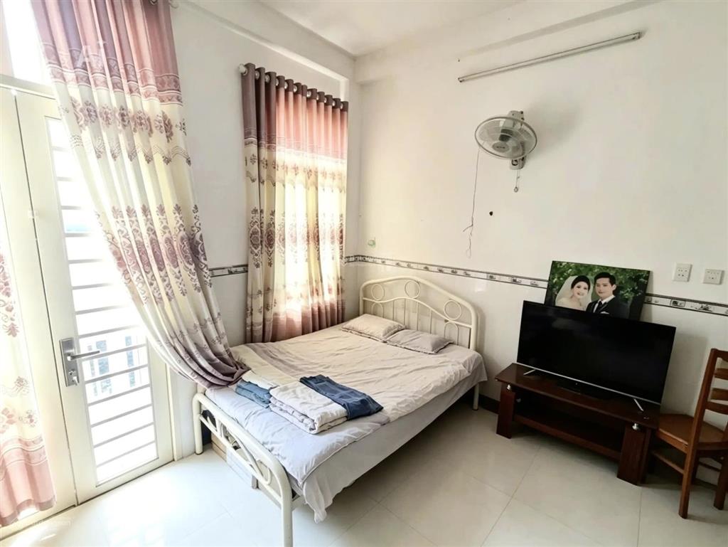 Nhà tâm huyết, sổ đẹp, ko lg qh  cách mạng tháng tám  4.3x7m (30m2) 4 tầng  5.8 tỷ
