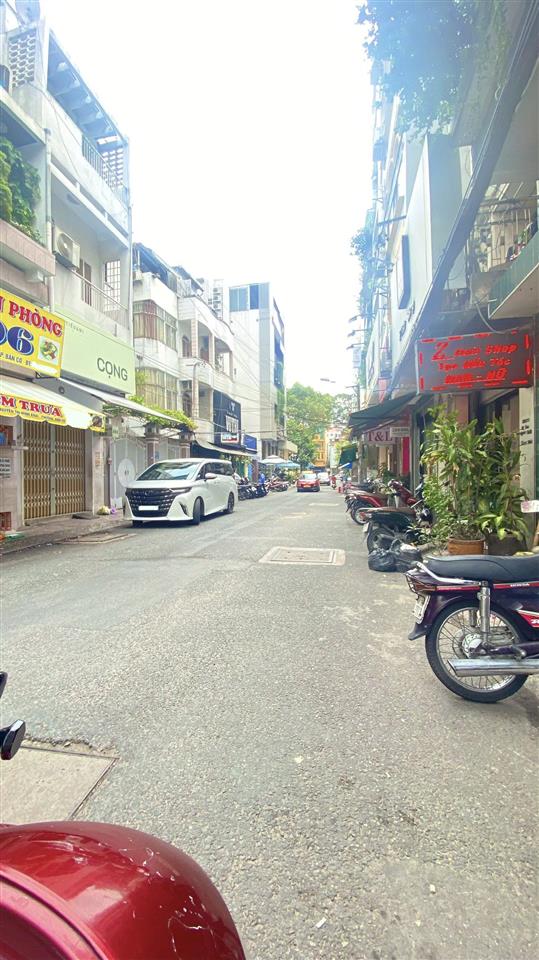 Nhà nở hậu đẹp, 1/ sẹc, ko lg qh  nguyễn thị minh khai  27m2, 4 tầng  6,5 tỷ