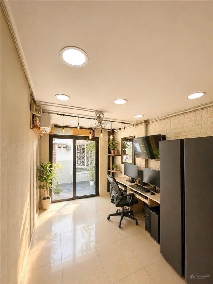 Nhà mới, 1/sẹc, 2 mặt hẻm  trần văn đang  56m2, 2 tầng  5,7 tỷ