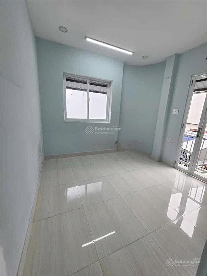 Nhà pastuer, lô góc, 1/sẹc  dtsd 75m2  10tr/tháng