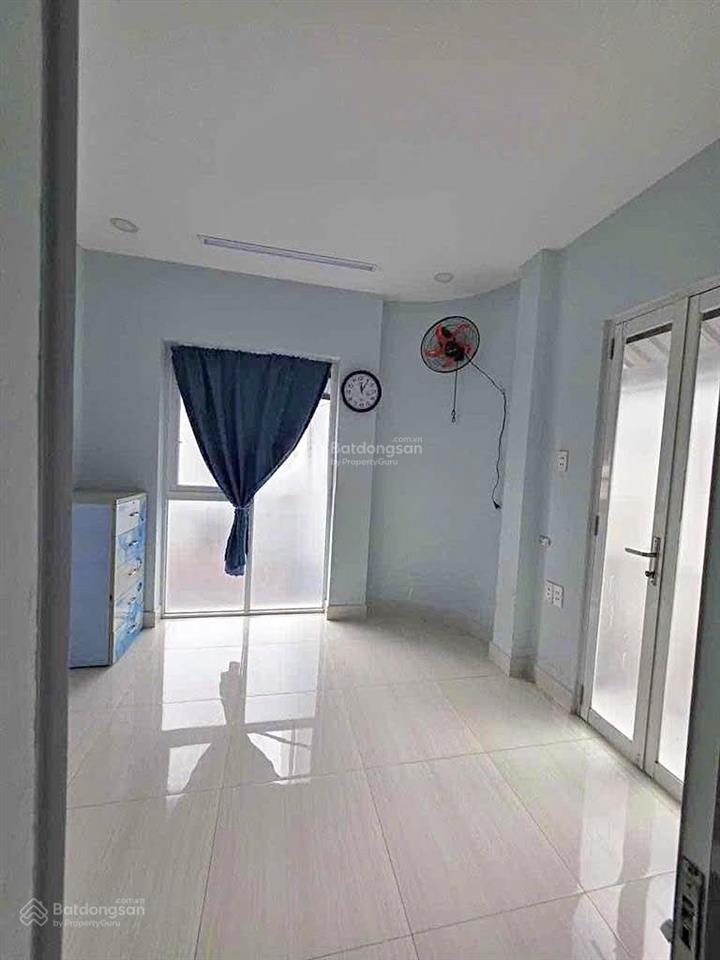 Nhà pastuer, lô góc, 1/sẹc  dtsd 75m2  10tr/tháng