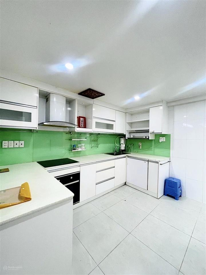 Nhà hxh, nở hậu đẹp  cách mạng tháng 8  4x14(53m2), 4tầng  9tỷ
