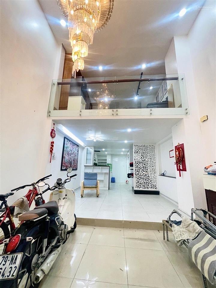 Nhà hxh, nở hậu đẹp  cách mạng tháng 8  4x14(53m2), 4tầng  9tỷ