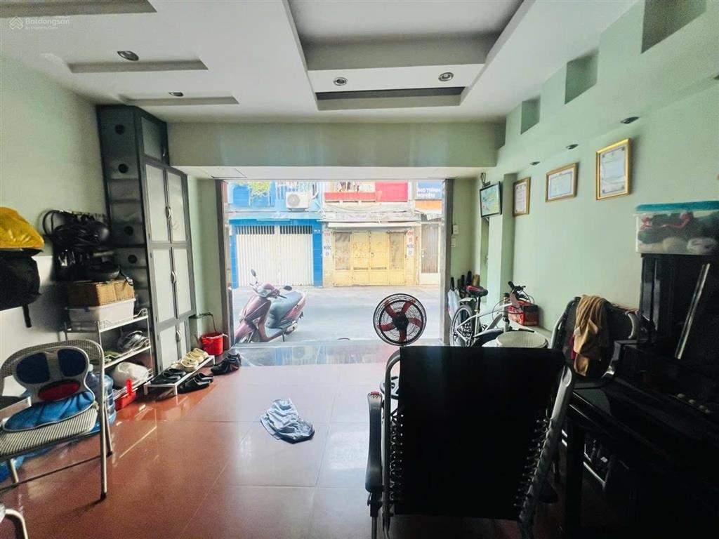 Nhà lô góc, hẻm 8m xh quay đầu, sổ đẹp, ko lg qh  cách mạng tháng 8  31m2, 5tầng  8.6tỷ