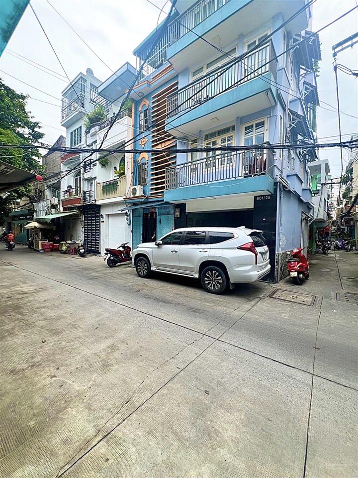 Nhà lô góc, hẻm 8m xh quay đầu, sổ đẹp, ko lg qh  cách mạng tháng 8  31m2, 5tầng  8.6tỷ
